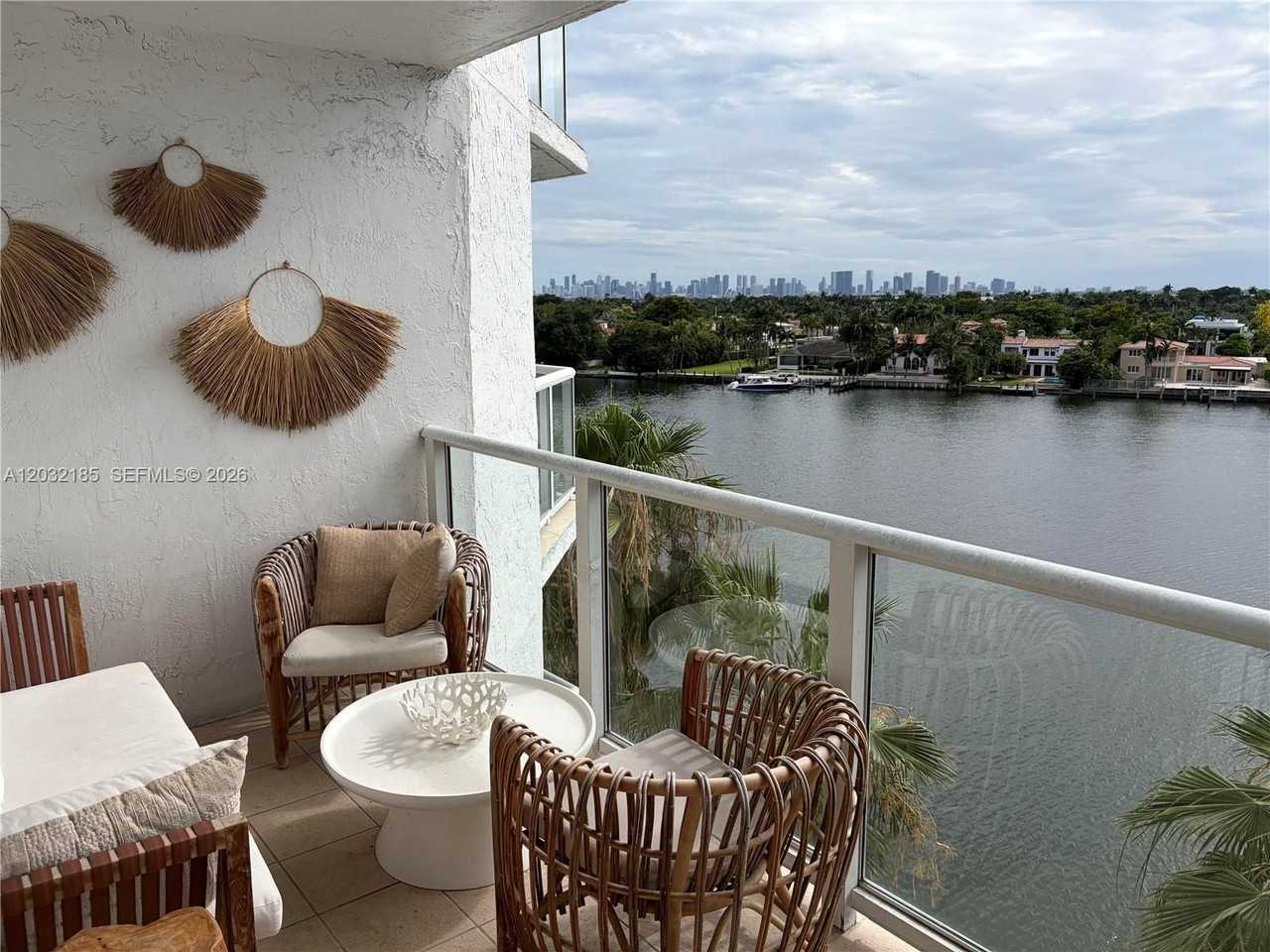 5900 Collins Ave #702 - Photo 7 of 50