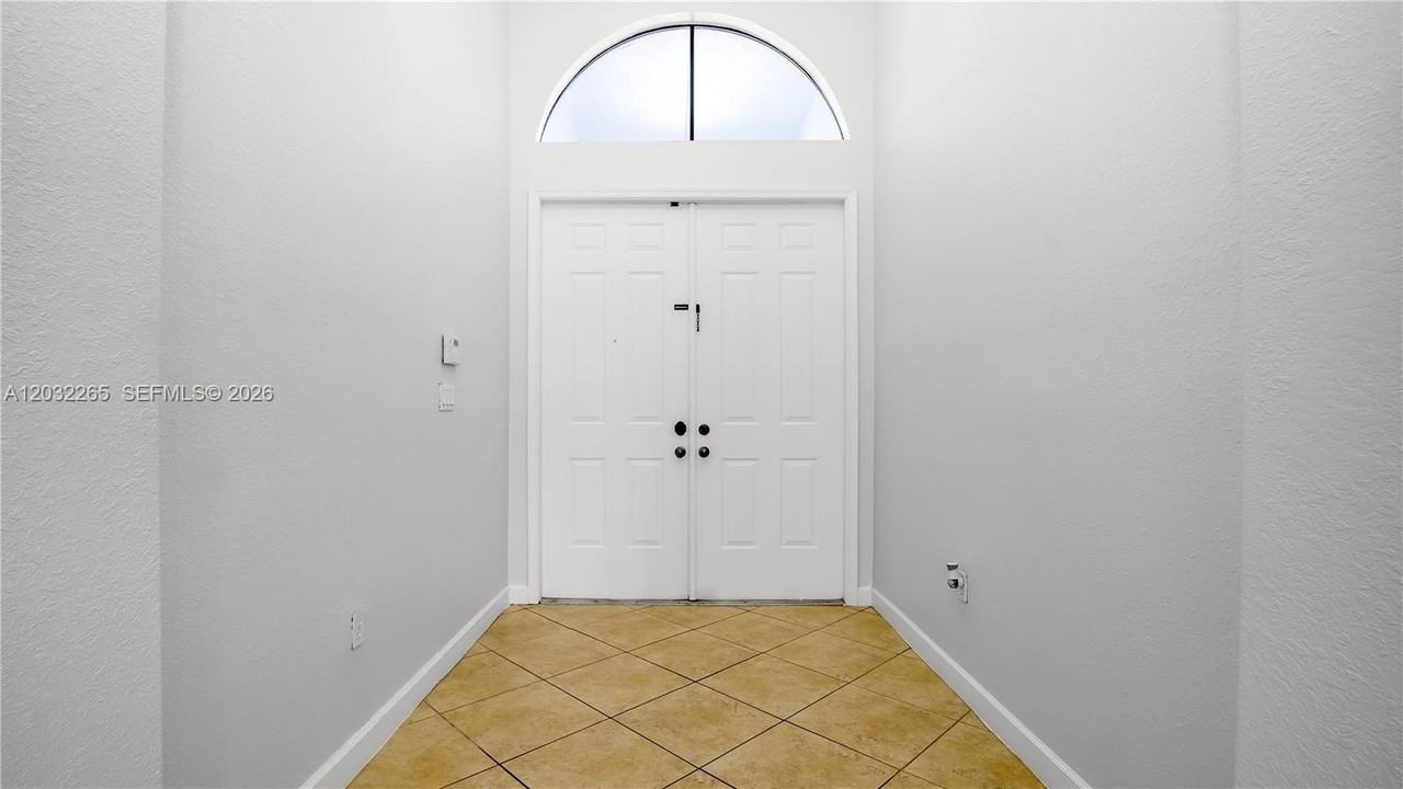 19434 Sw 78th Ave - Photo 6 of 50