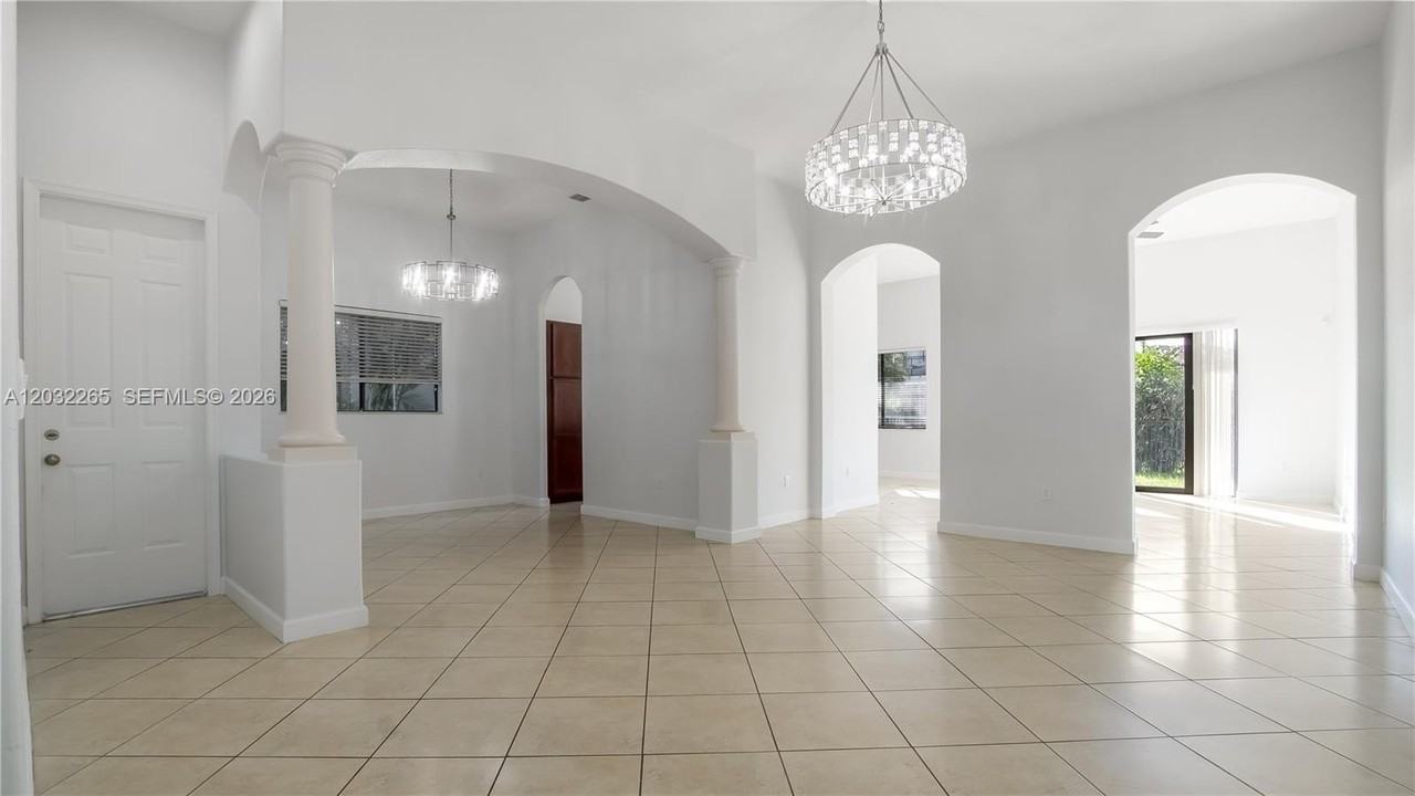 19434 Sw 78th Ave - Photo 7 of 50