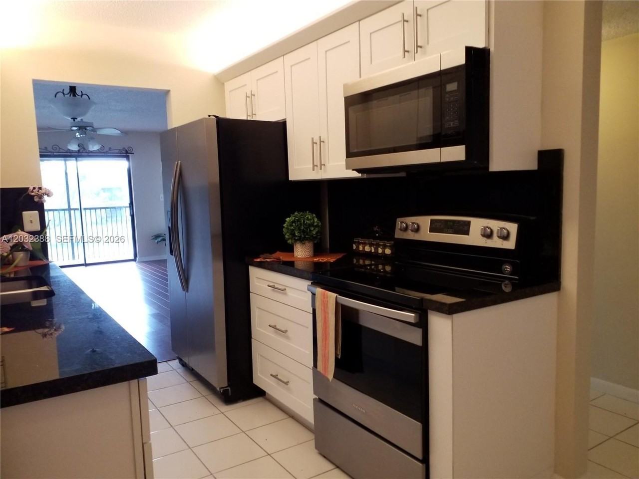 9982 Nob Hill Ct #9982 - Photo 4 of 40