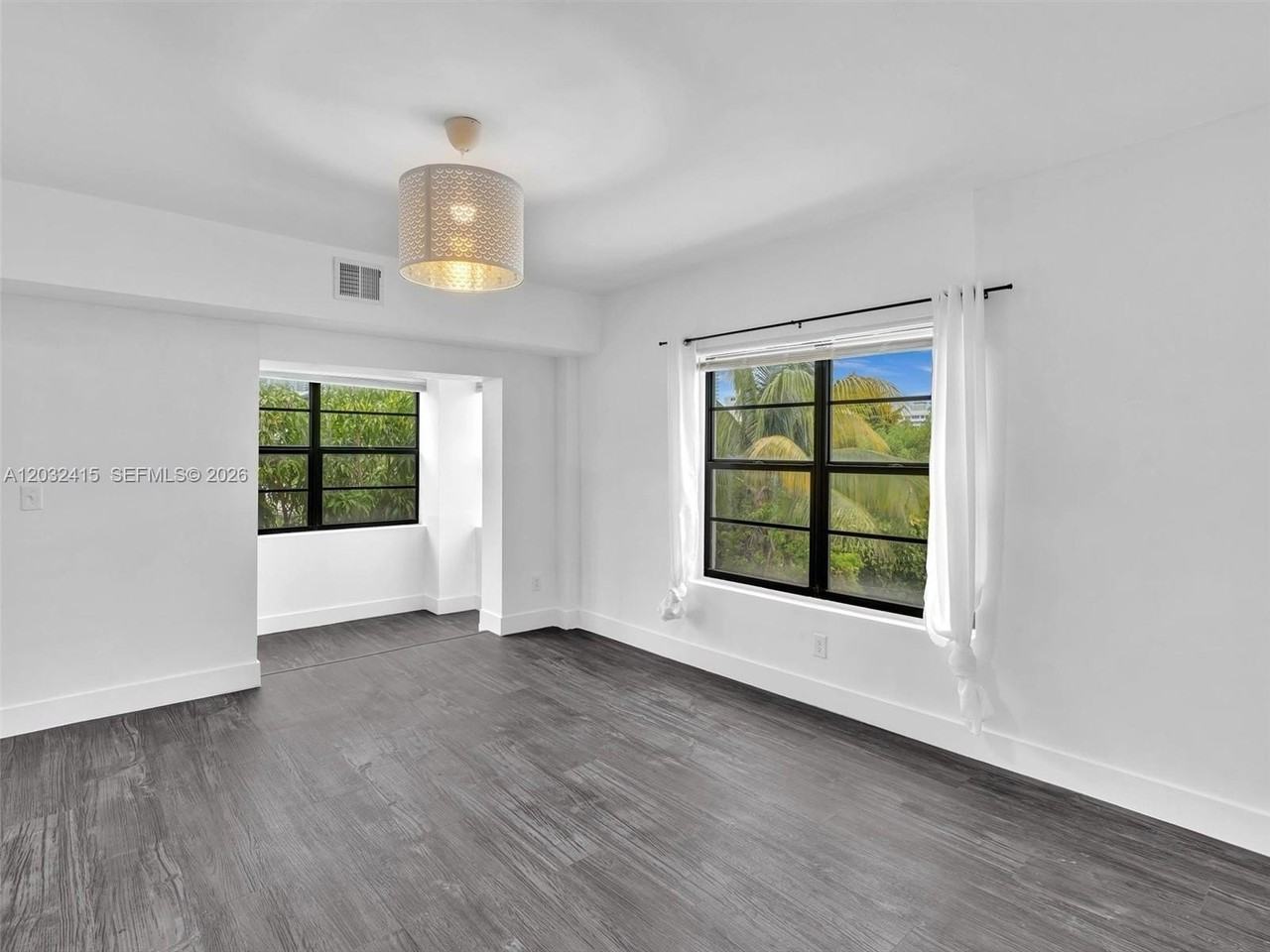934 Michigan Ave #305 - Photo 4 of 23
