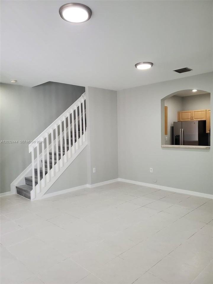 2242 Ne 42nd Cir #2242 - Photo 2 of 22