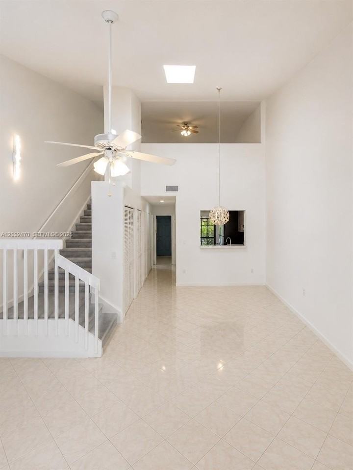 1445 Amanda St #1445 - Photo 6 of 13