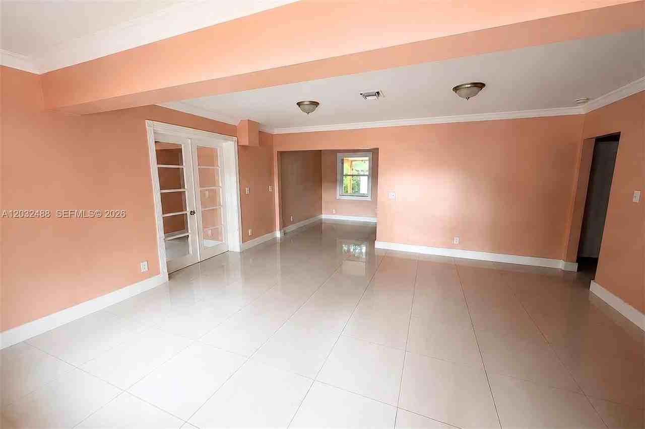 14215 Ne 9th Ave #14215 - Photo 7 of 26
