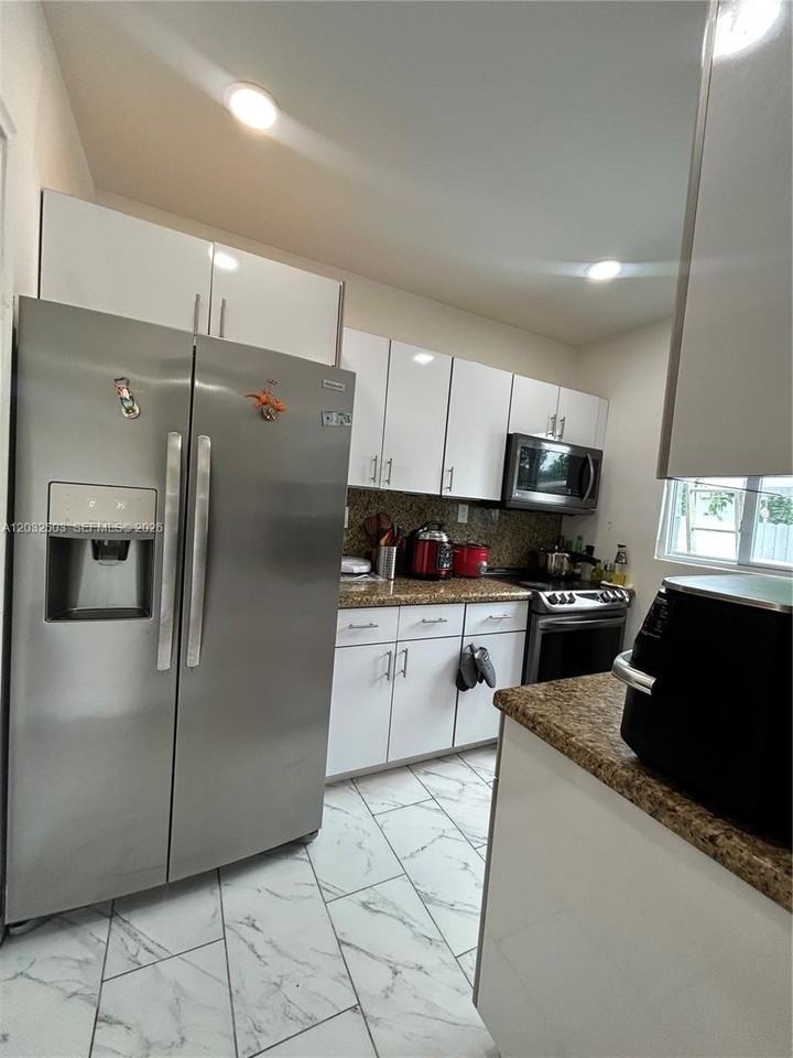 2370 Nw 153rd St - Photo 4 of 15