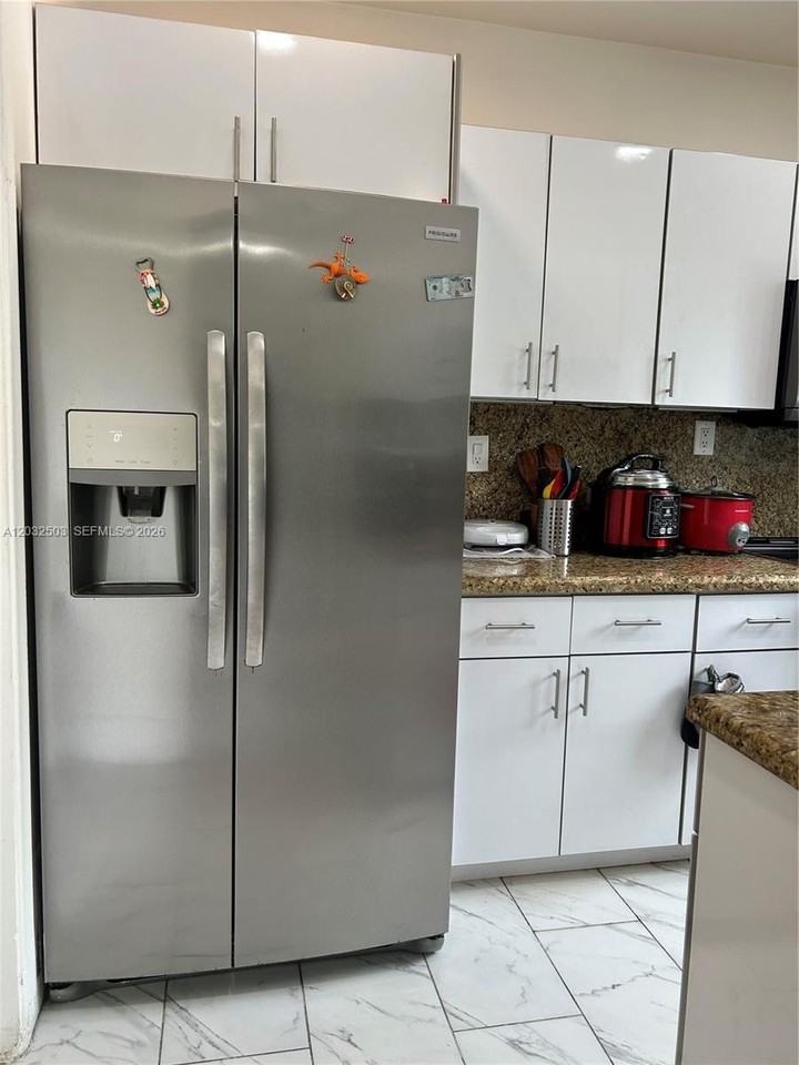 2370 Nw 153rd St - Photo 5 of 15