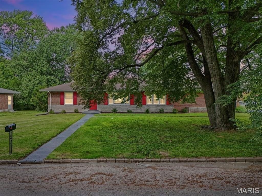 10325 Lookaway Dr - Photo 2 of 50