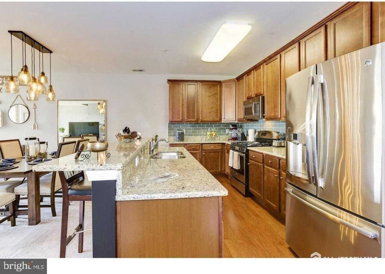 319 Kramer Ct - Photo 2 of 9