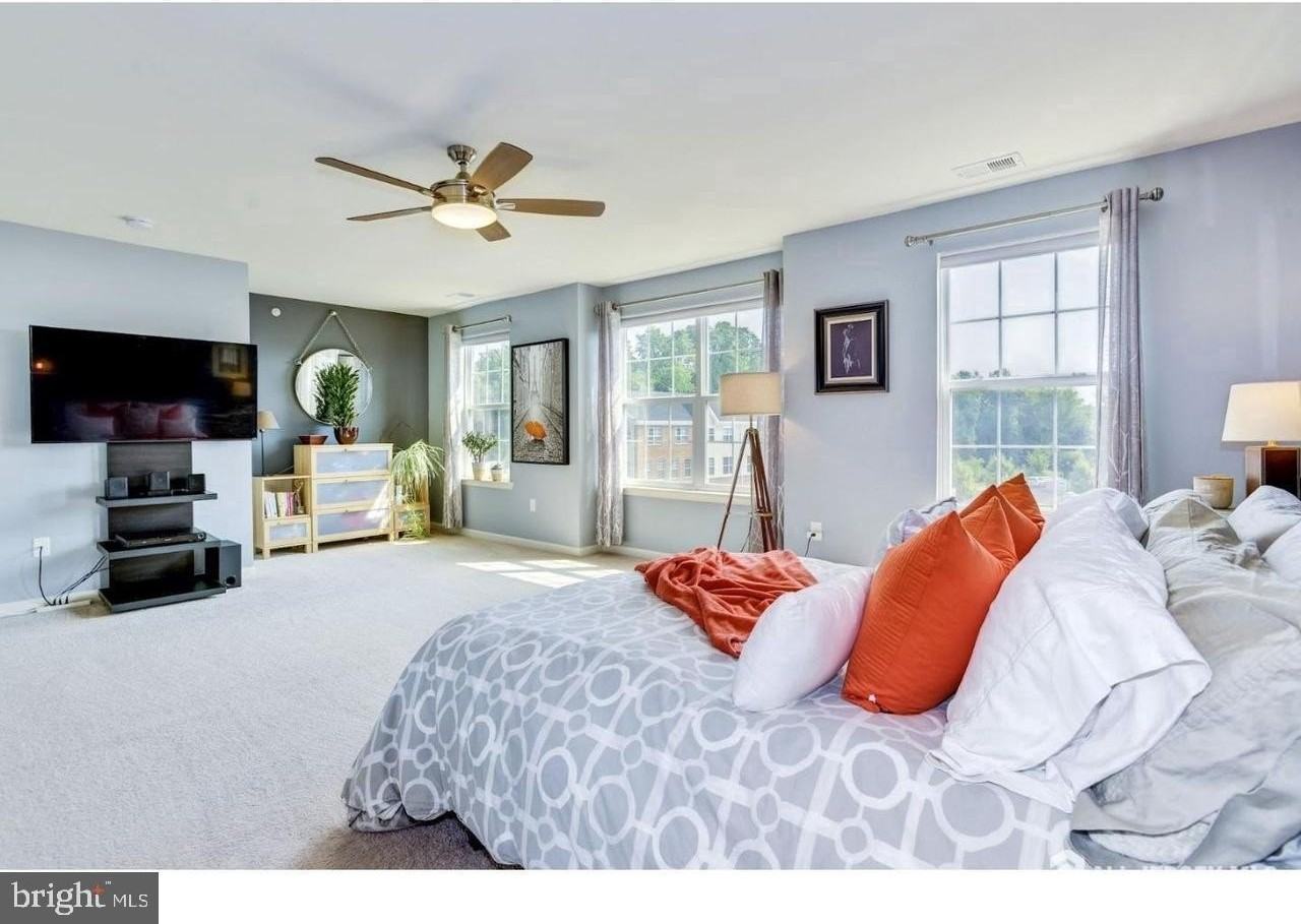 319 Kramer Ct - Photo 6 of 9