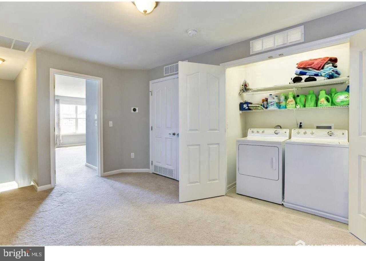319 Kramer Ct - Photo 7 of 9