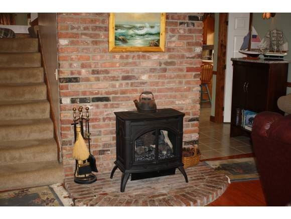 37 Morse St - Photo 2 of 7