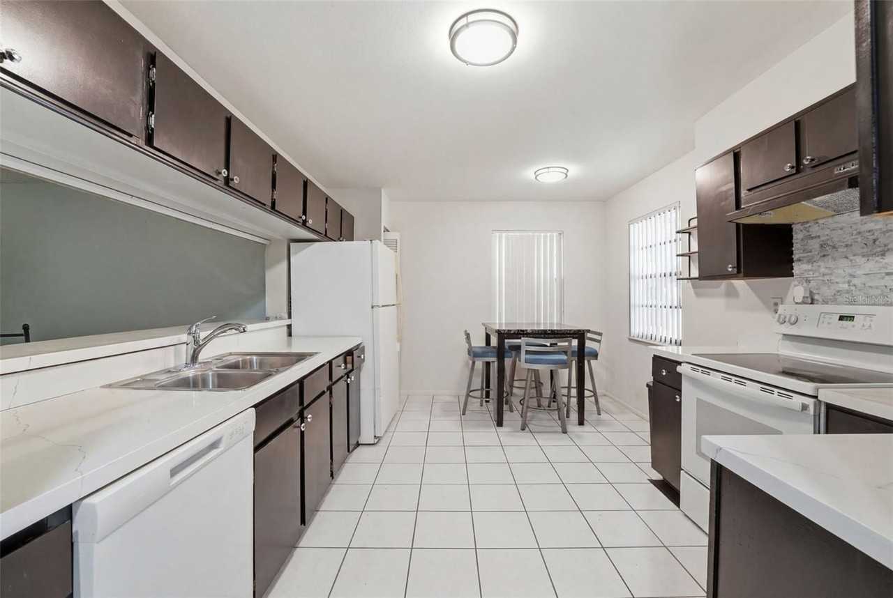 5080 Barrington Cir #3102 - Photo 5 of 34