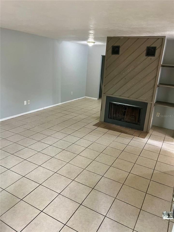 2321 Sw 31st Pl #1 - Photo 3 of 14