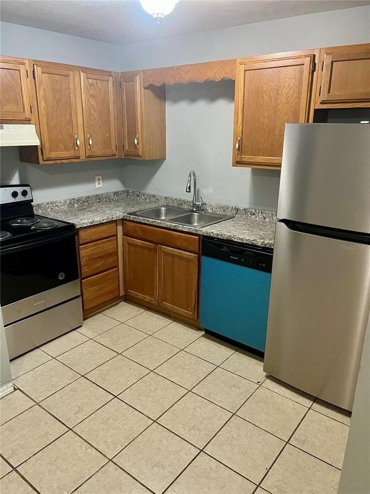 2321 Sw 31st Pl #1 - Photo 7 of 14