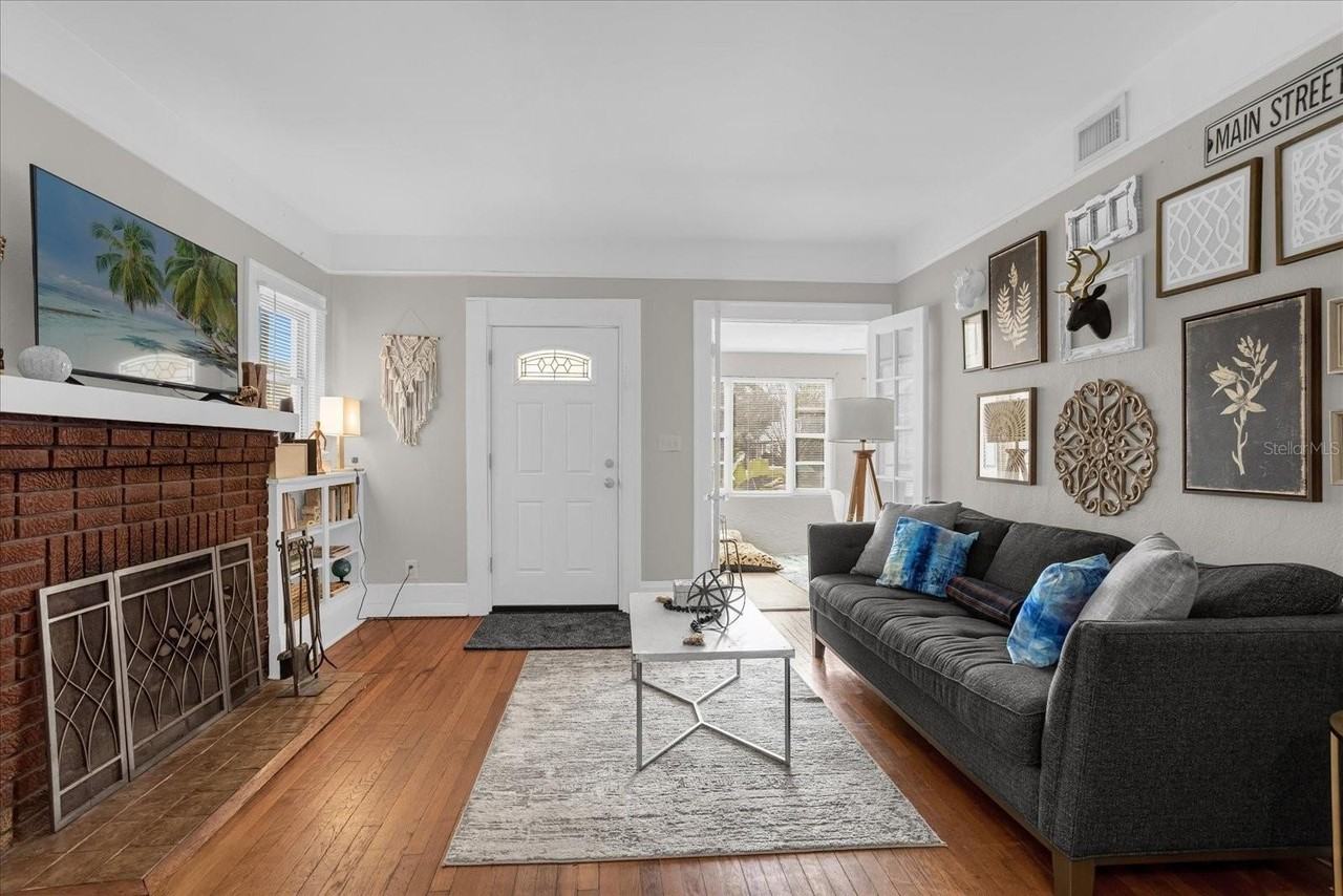 711 Arlington St - Photo 2 of 18