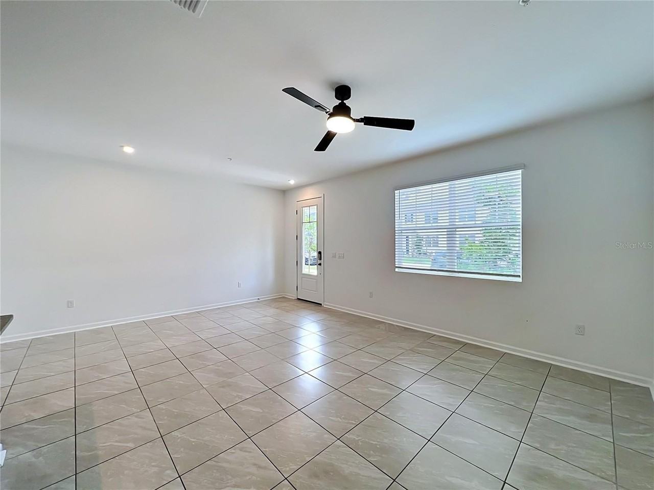 9848 Walkway Dr - Photo 4 of 50
