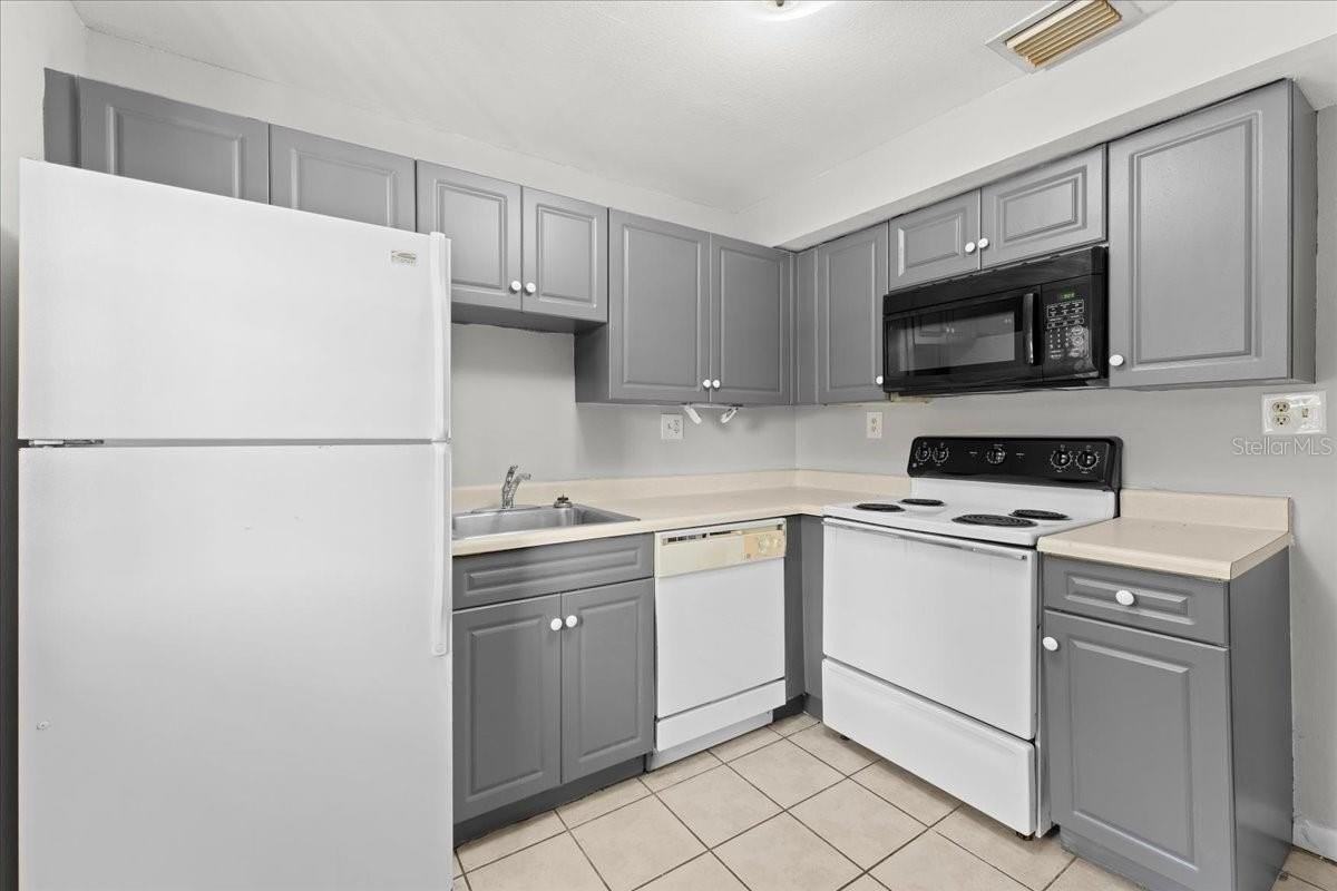 12407 Oak Cedar Pl #202 - Photo 4 of 23