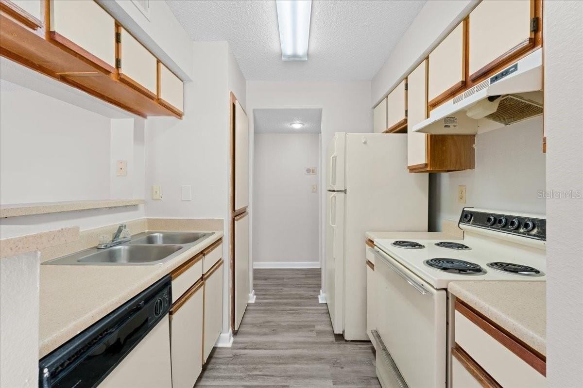 8641 Fancy Finch Dr #102 - Photo 6 of 29
