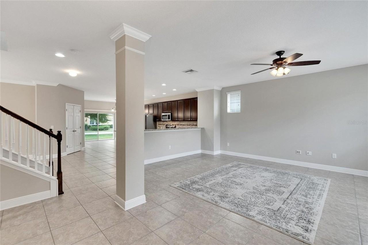 5320 Sagecrest Dr - Photo 3 of 45