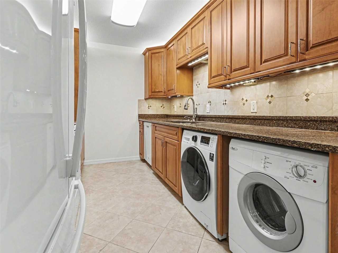 3211 W Swann Ave #302 - Photo 6 of 27