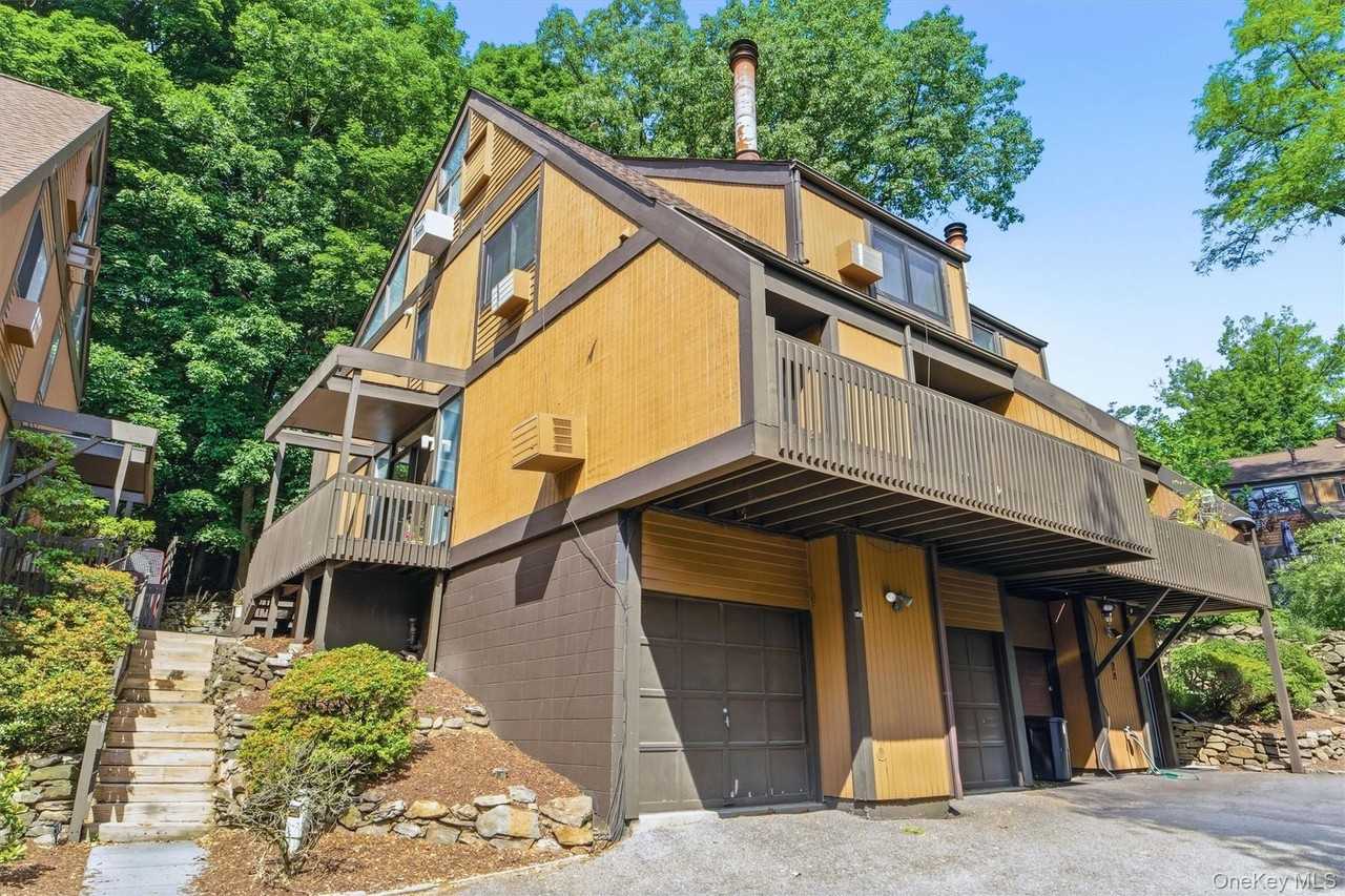 104 Ogden Ave - Photo 3 of 45