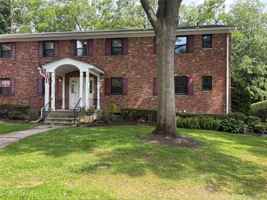 featured image of 452 Somerset Dr #F