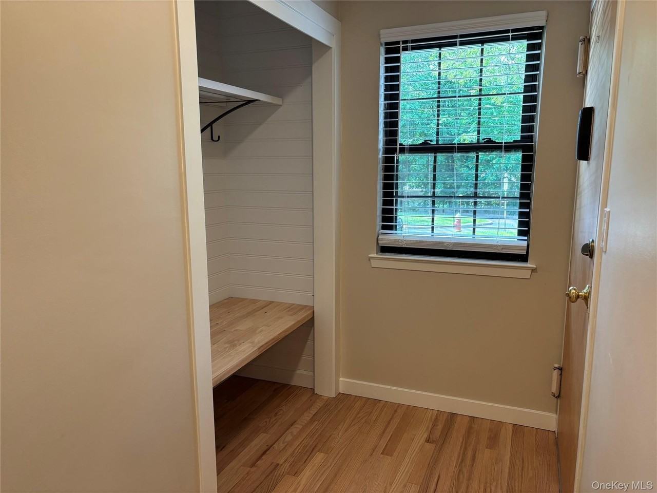 452 Somerset Dr #F - Photo 2 of 31