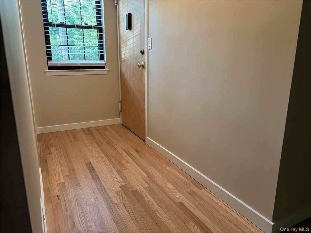 452 Somerset Dr #F - Photo 4 of 31