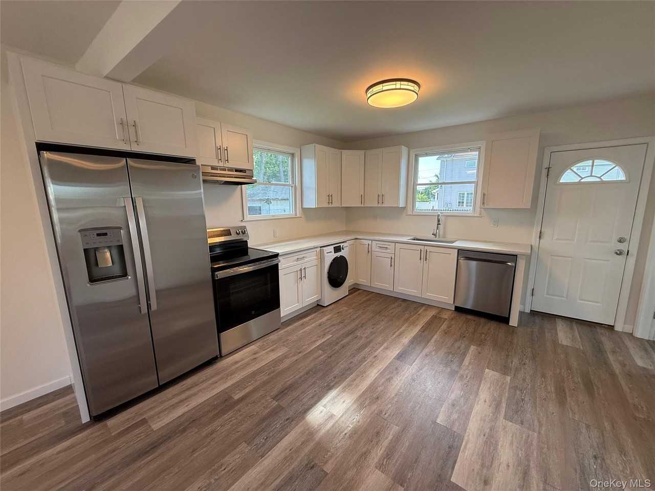 1599 3rd St - Photo 3 of 16