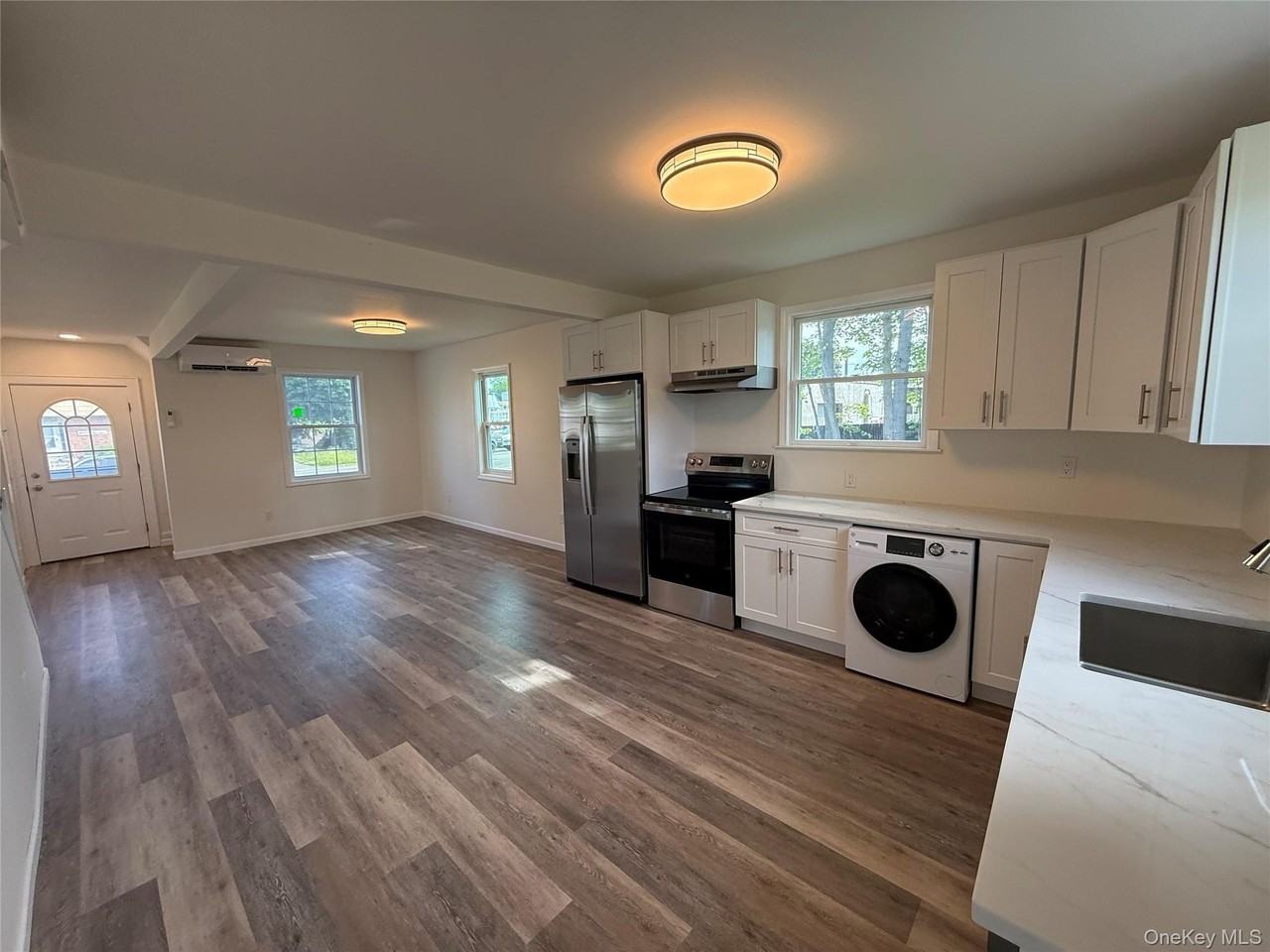 1599 3rd St - Photo 4 of 16