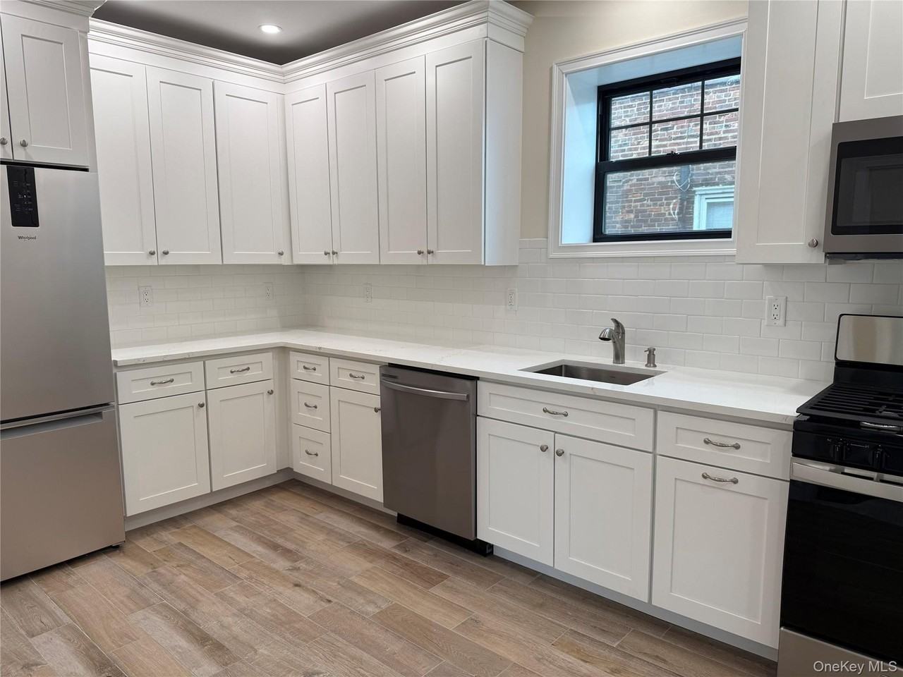 162 2nd St #4 - Photo 2 of 17