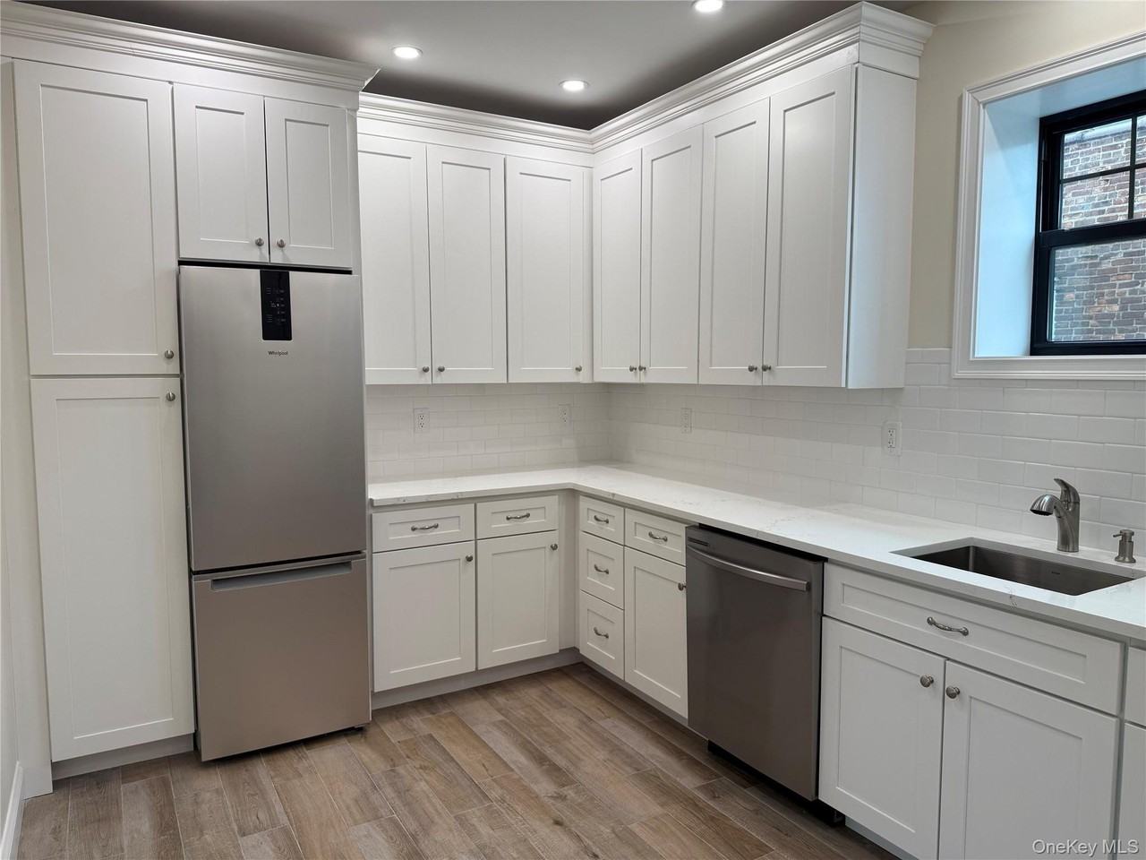 162 2nd St #4 - Photo 4 of 17