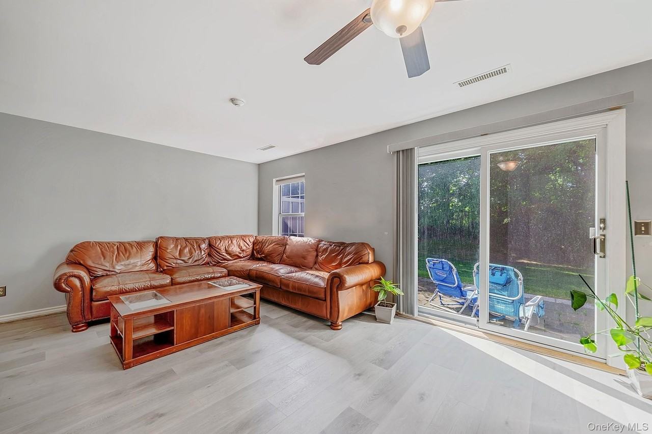 908 Sara Cir - Photo 4 of 18