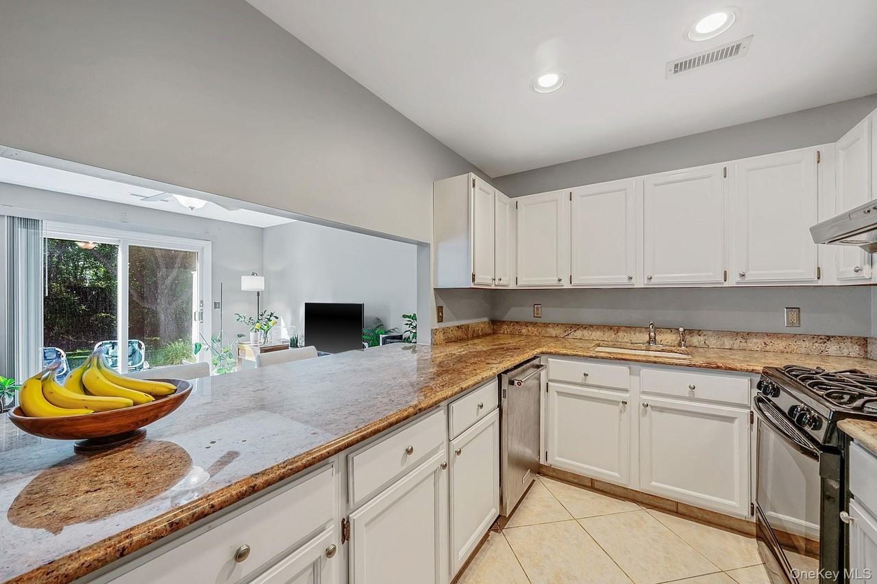 908 Sara Cir - Photo 6 of 18