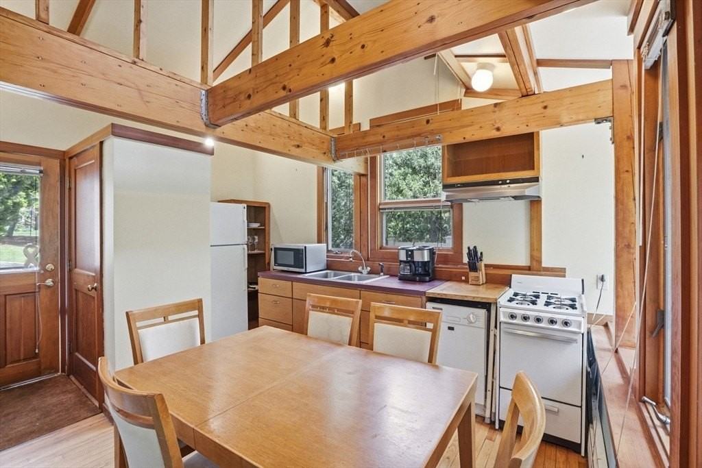 6 Forest St #R - Photo 4 of 33