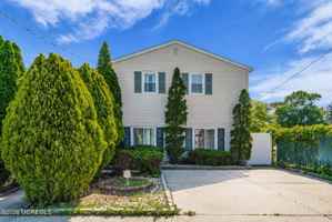 featured image of 12 Jacobson St