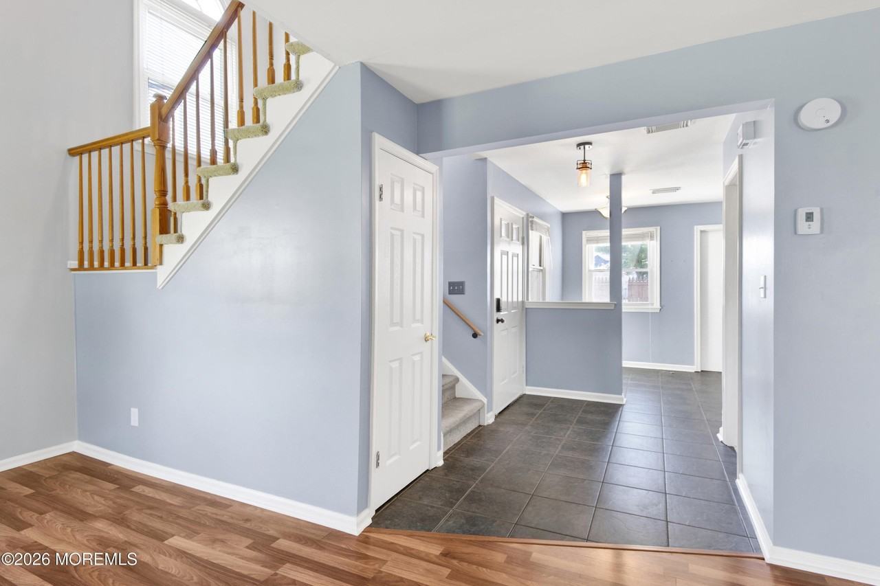 6 Stowe Ct - Photo 6 of 33