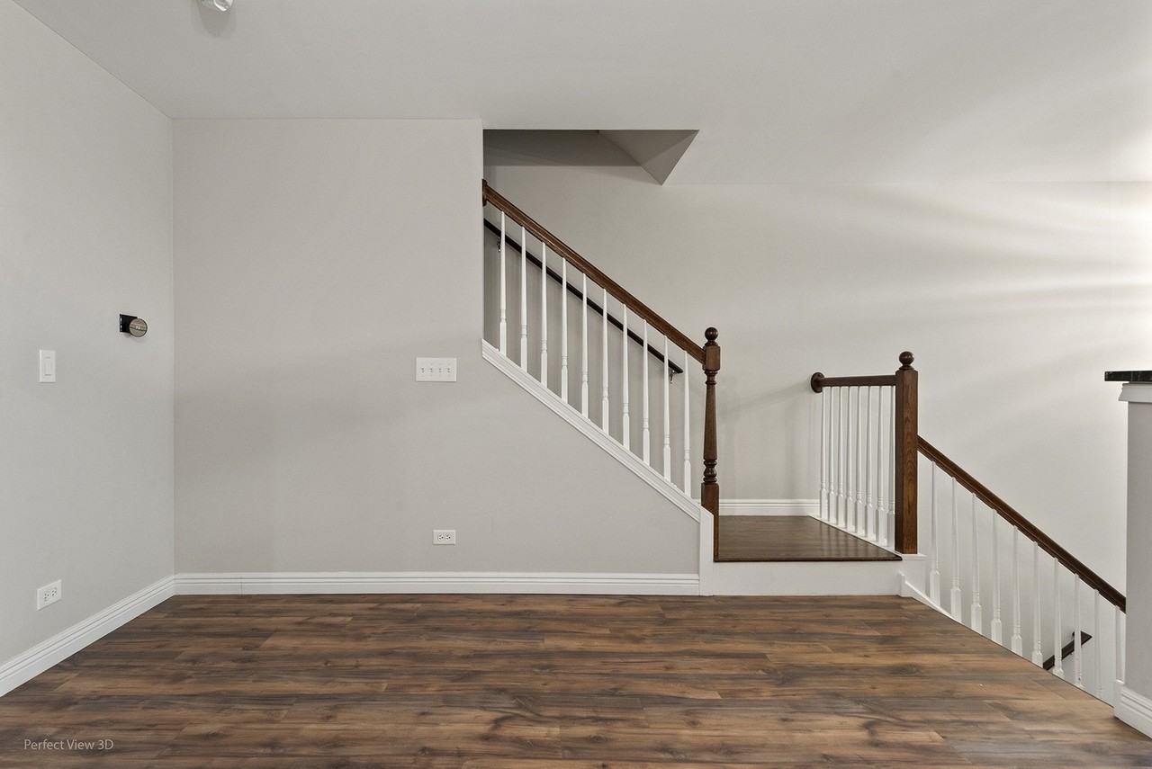 464 Valentine Way - Photo 2 of 25