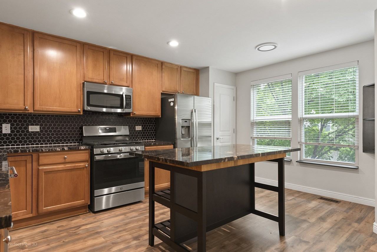 464 Valentine Way - Photo 7 of 25