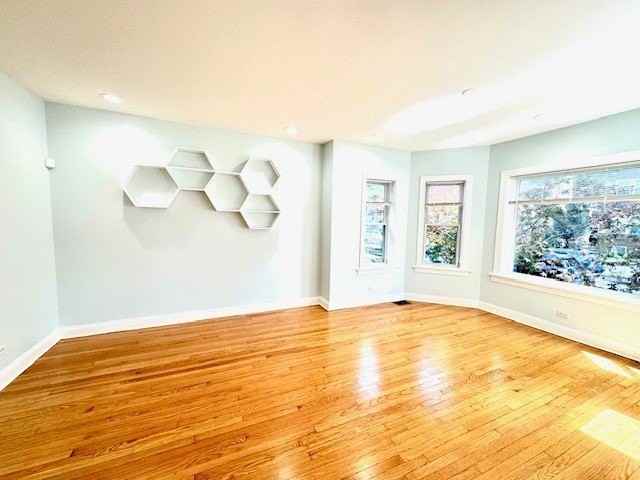 5618 N Artesian Ave #1 - Photo 4 of 15
