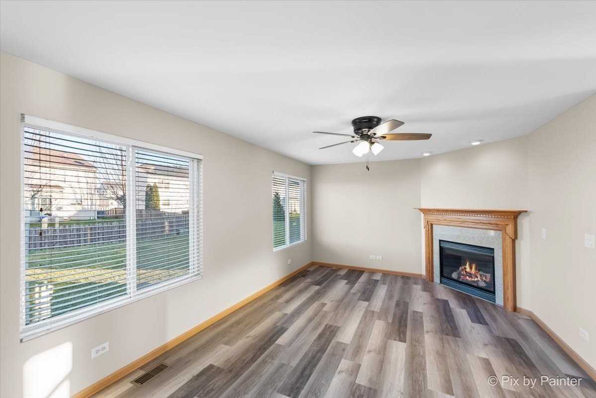 1065 Port Royal Rd - Photo 2 of 40