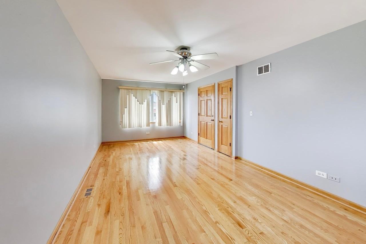 7520 W 61st St #2 - Photo 4 of 25