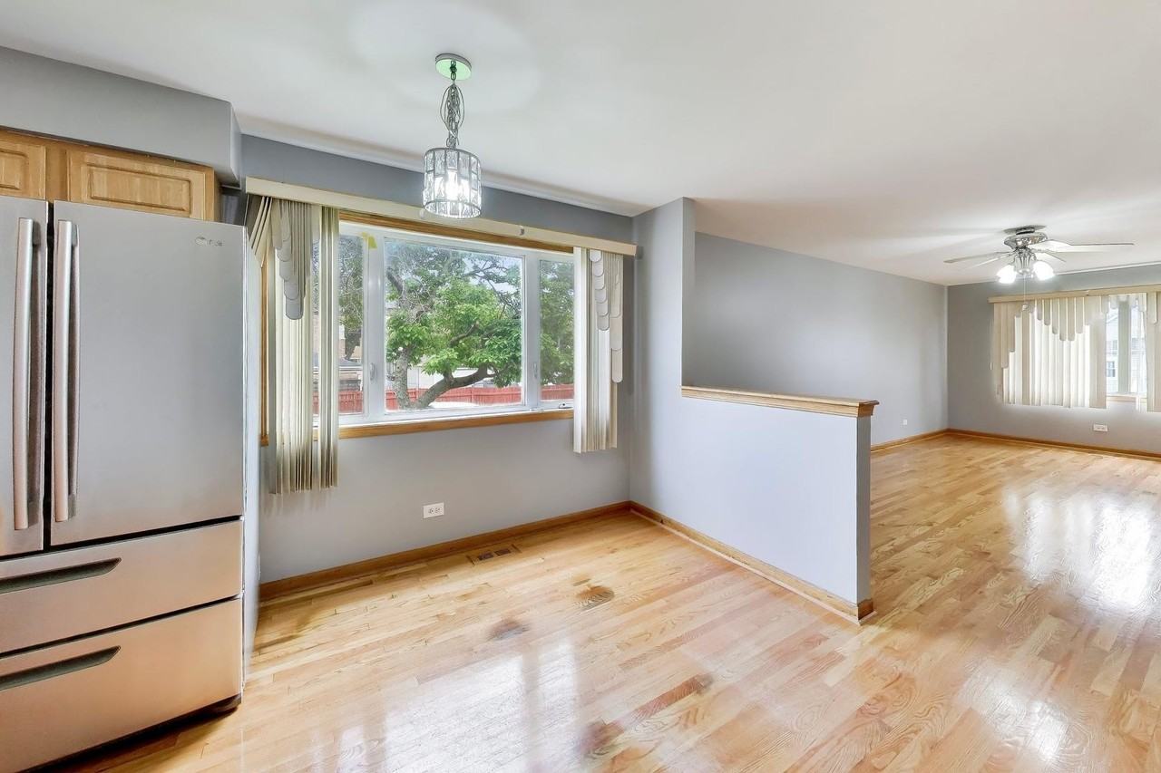 7520 W 61st St #2 - Photo 7 of 25