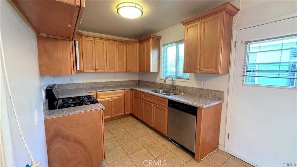2569 N Brighton St - Photo 5 of 10