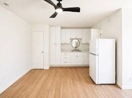 featured image of 1640 Lakewood Ave