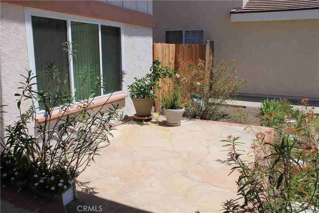 3881 Hendrix St - Photo 6 of 50