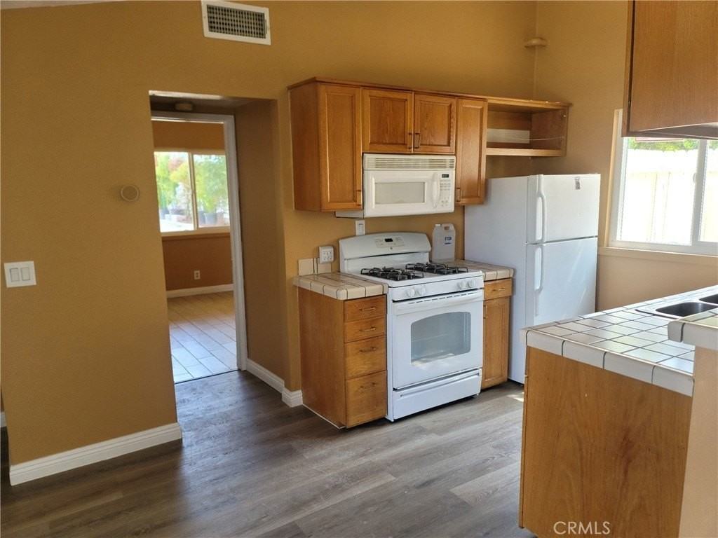 4934 E Glen Arran Ln #1-2 - Photo 3 of 6