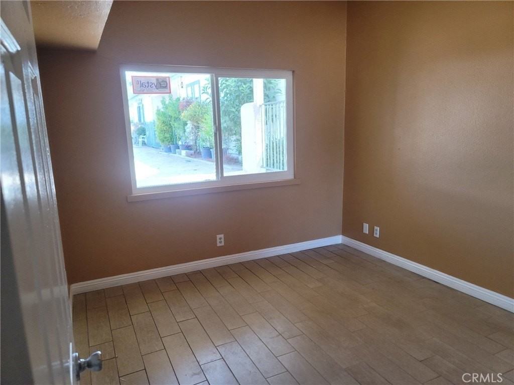 4934 E Glen Arran Ln #1-2 - Photo 5 of 6