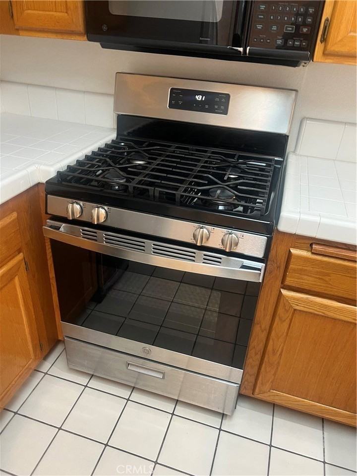 1441 Brett Pl #245 - Photo 7 of 37