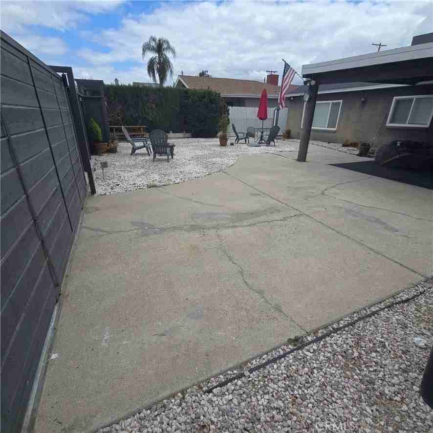 6704 Rhea Ave - Photo 3 of 18